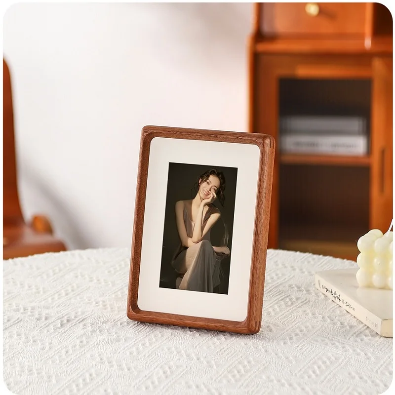 Elegancka, czarna, wykonana z  – Bamboo Photo Frame recenzja i cena